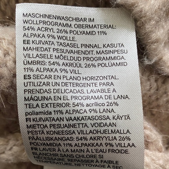 H&M Women's Beige Sweater - Picture 9 of 10